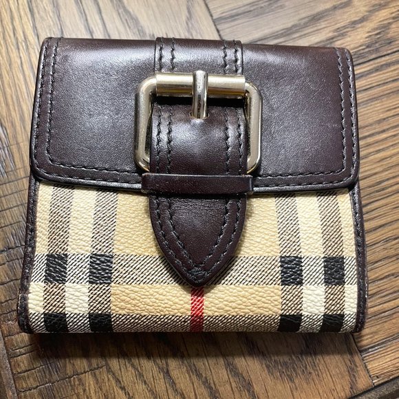 Authentic Burberry plaid wallet; bi-fold wallet - Picture 1 of 5
